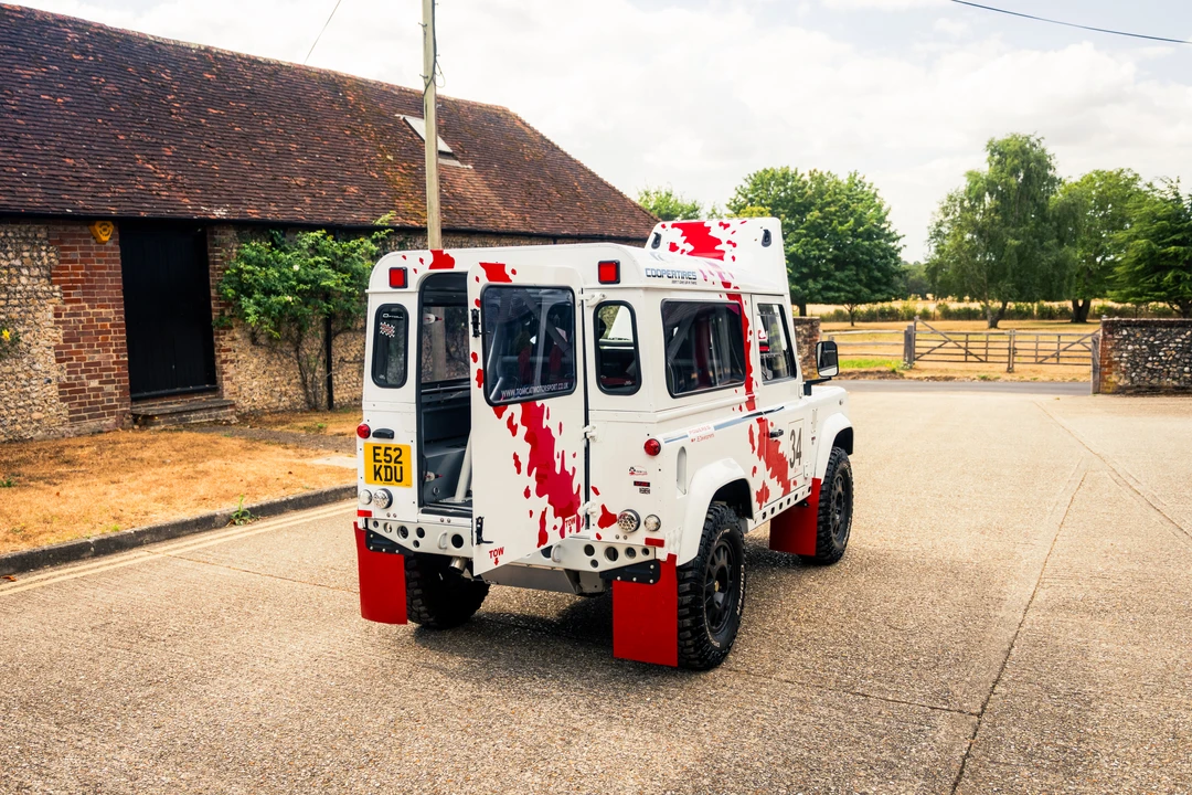 2012 Land Rover Defender 90 - Image 22 of 31