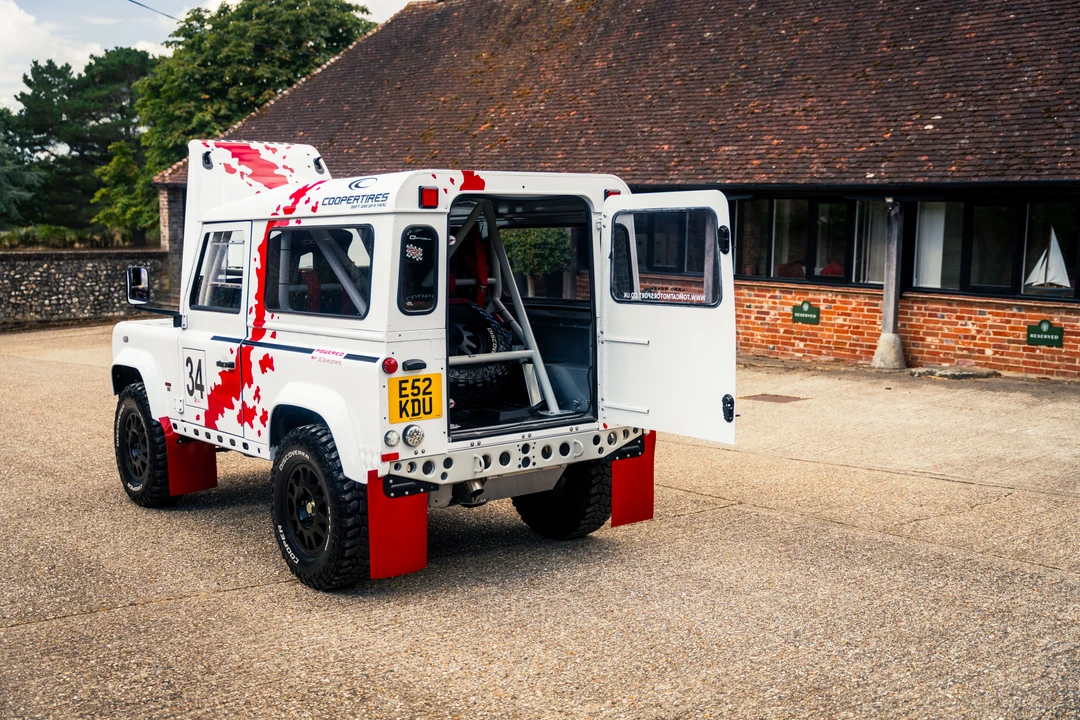 2012 Land Rover Defender 90 - Image 21 of 31