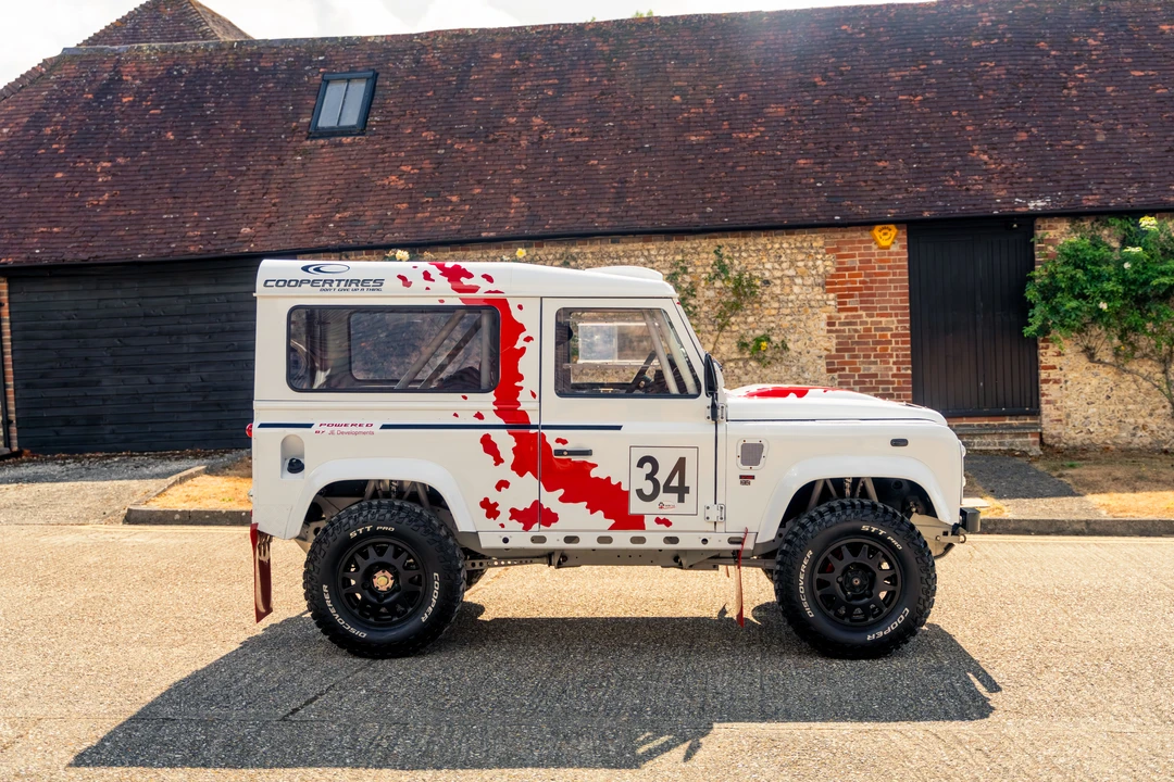 2012 Land Rover Defender 90 - Image 8 of 31