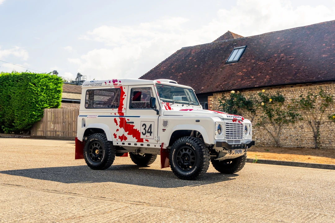 2012 Land Rover Defender 90 - Image 9 of 31