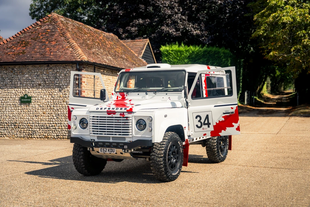 2012 Land Rover Defender 90 - Image 19 of 31