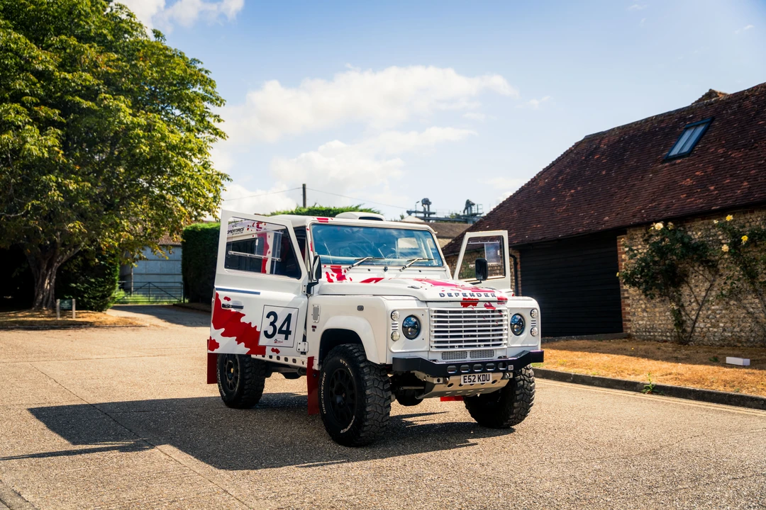 2012 Land Rover Defender 90 - Image 24 of 31