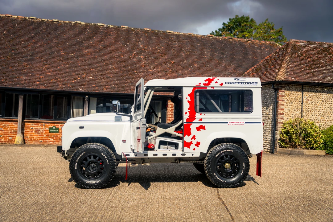 2012 Land Rover Defender 90 - Image 20 of 31