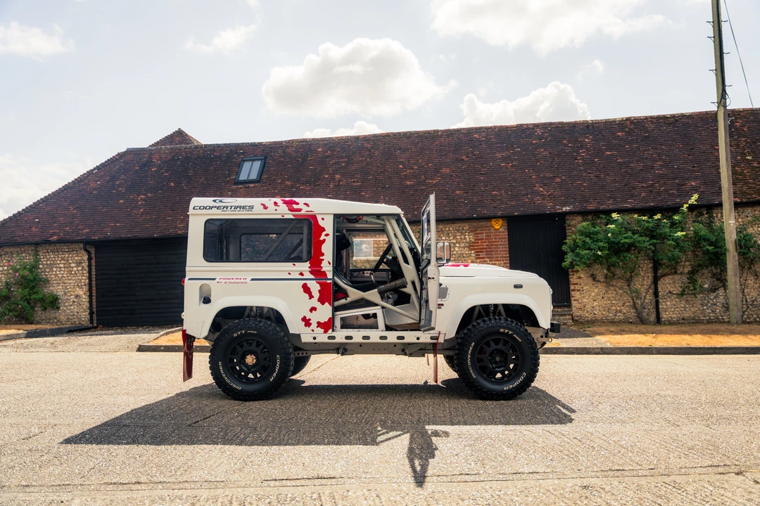 2012 Land Rover Defender 90 - Image 23 of 31
