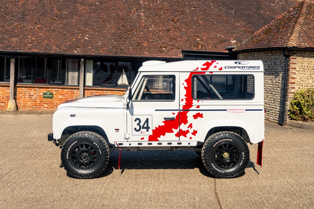2012 Land Rover Defender 90 - Image 12 of 31