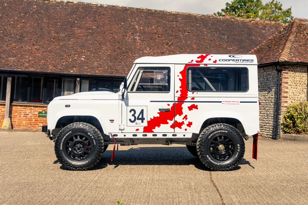 2012 Land Rover Defender 90 - Image 4 of 31