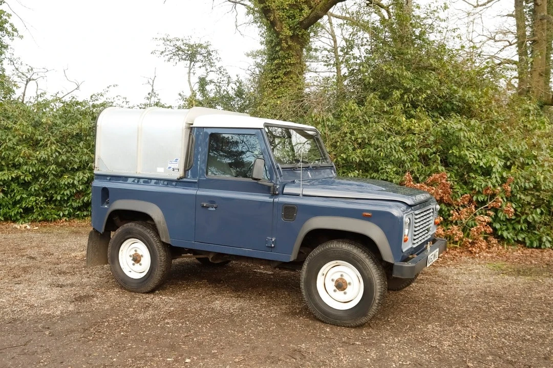 2012 Land Rover Defender 90 - Image 11 of 30