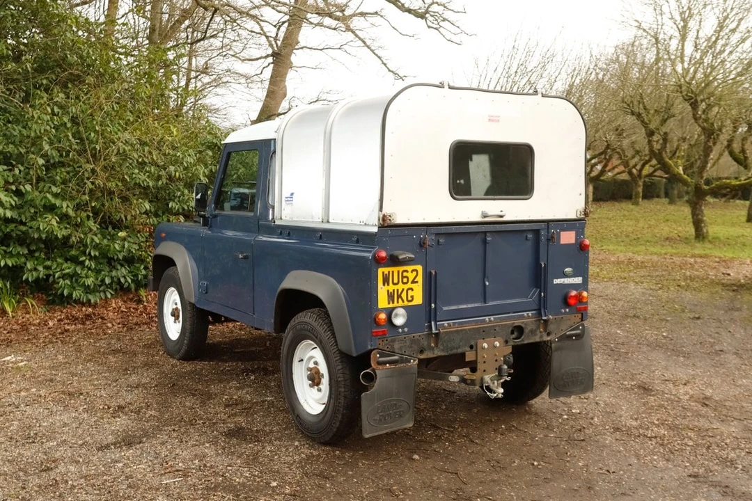 2012 Land Rover Defender 90 - Image 6 of 30