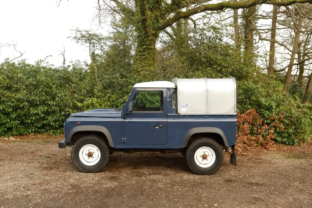2012 Land Rover Defender 90 - Image 16 of 30