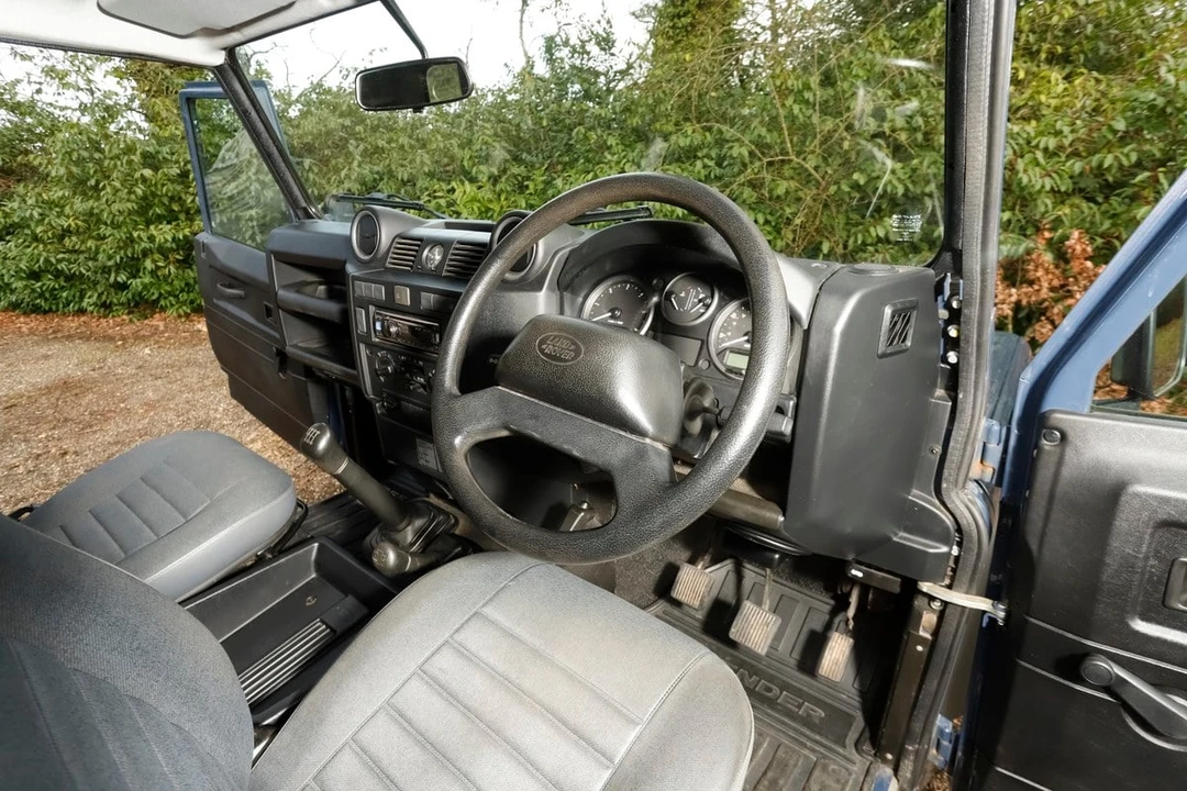 2012 Land Rover Defender 90 - Image 30 of 30