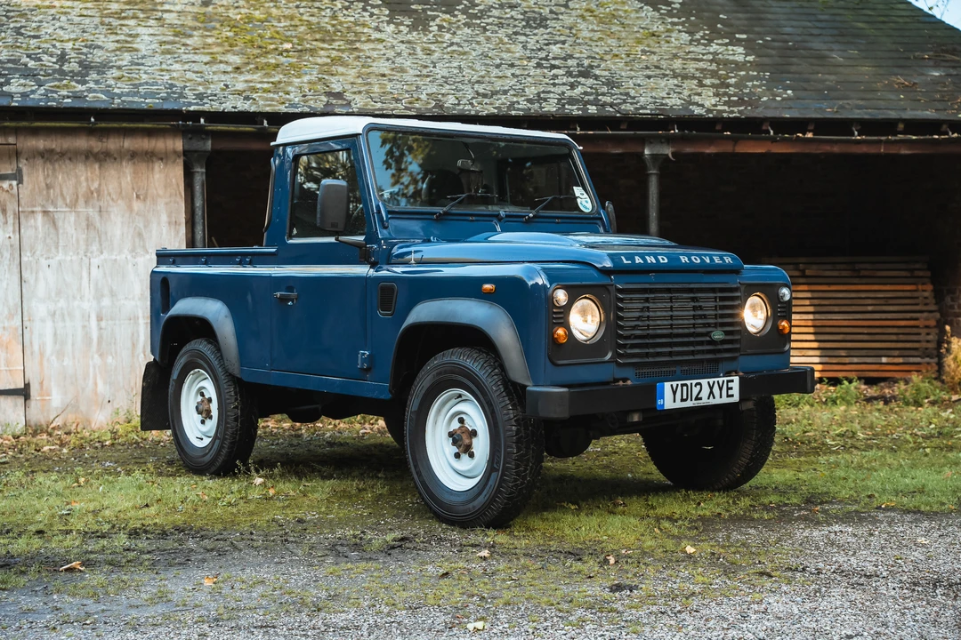 2012 Land Rover Defender 90 - Image 9 of 31