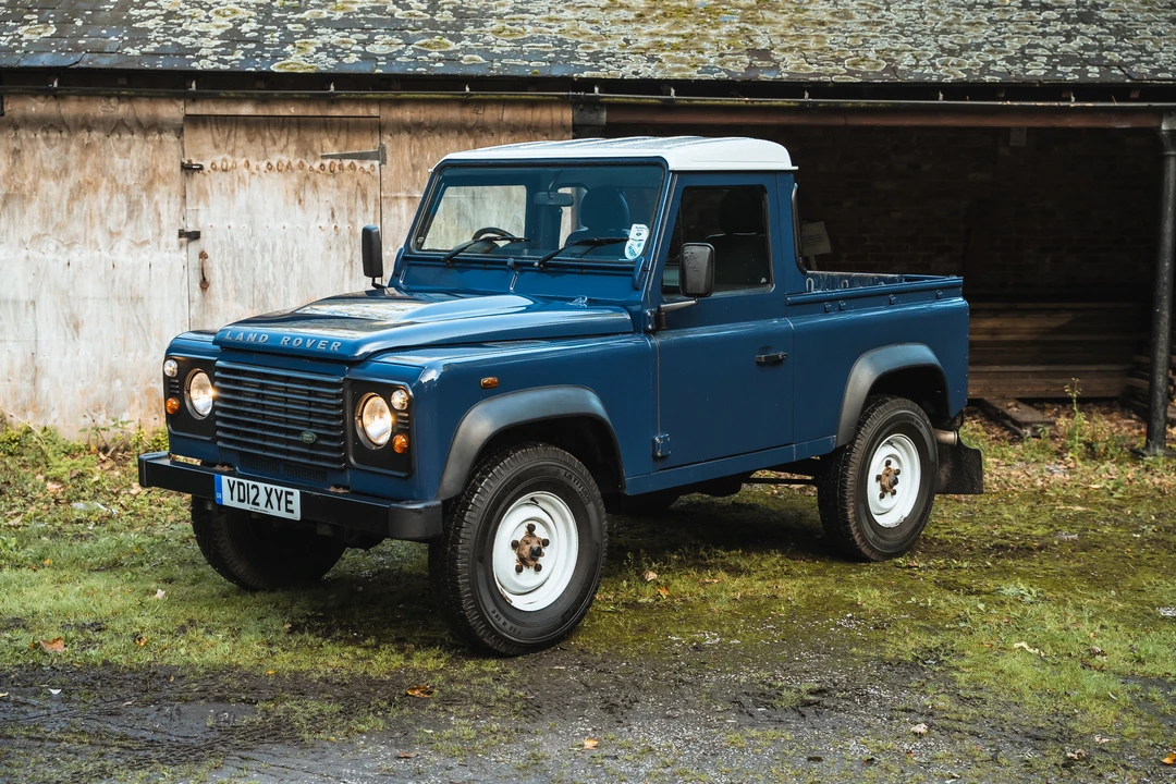 2012 Land Rover Defender 90 - Image 3 of 31