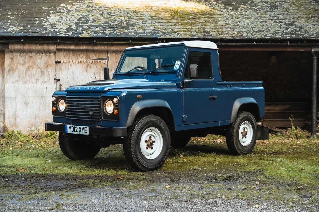 2012 Land Rover Defender 90 - Image 11 of 31