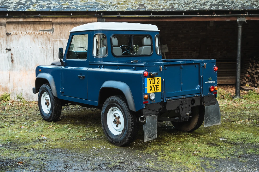 2012 Land Rover Defender 90 - Image 5 of 31