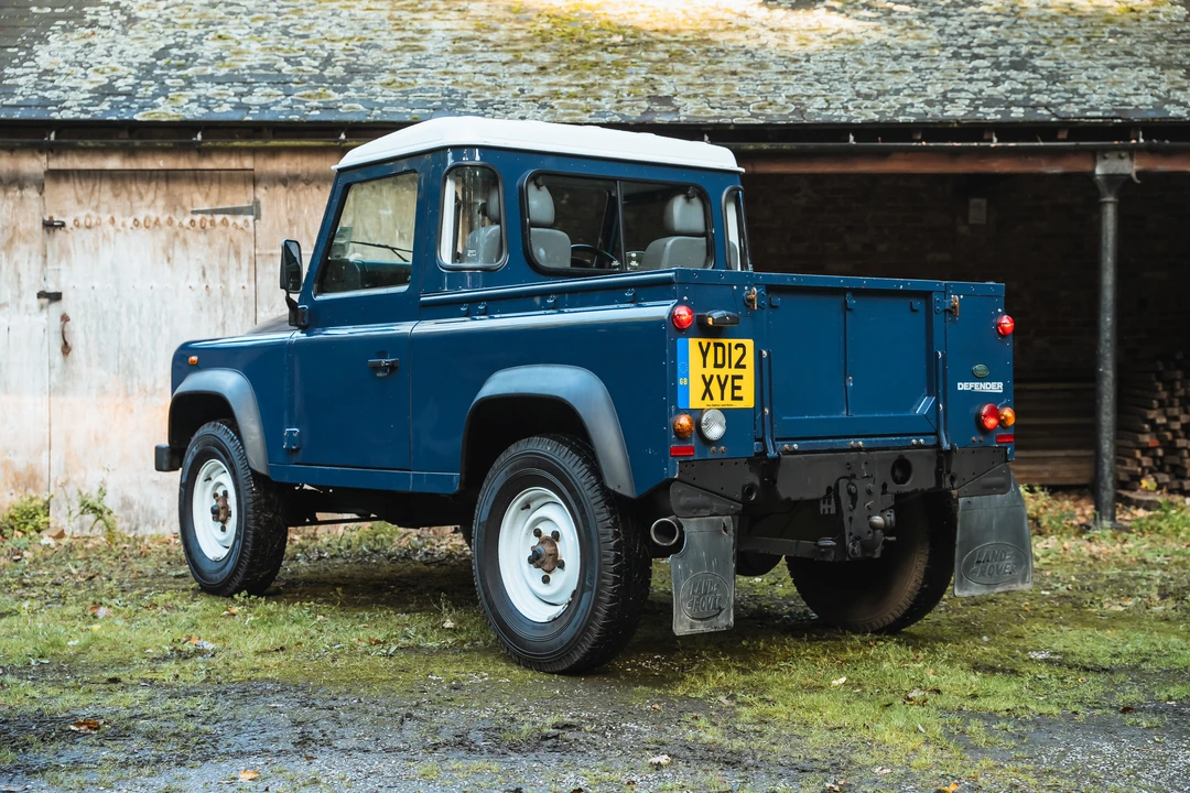 2012 Land Rover Defender 90 - Image 13 of 31