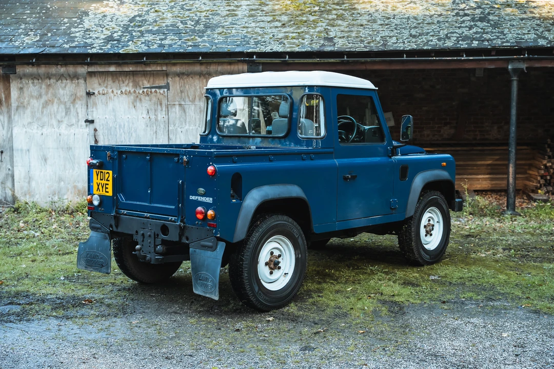 2012 Land Rover Defender 90 - Image 7 of 31
