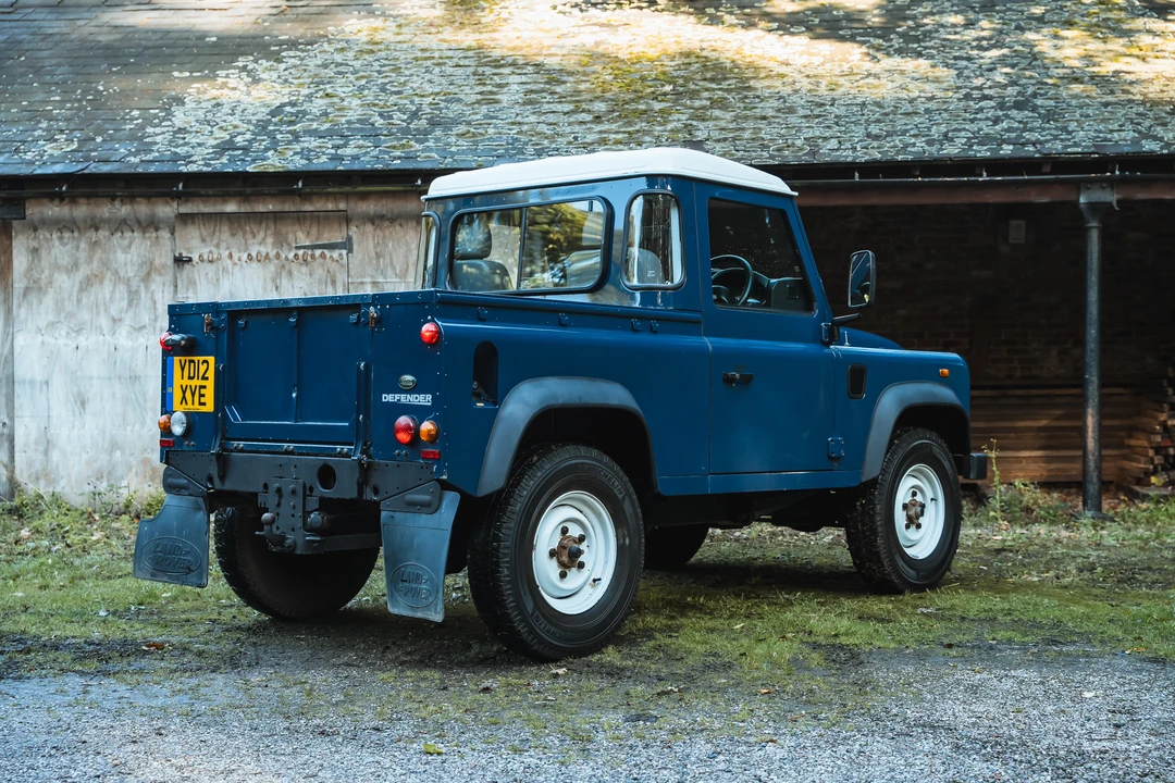 2012 Land Rover Defender 90 - Image 15 of 31