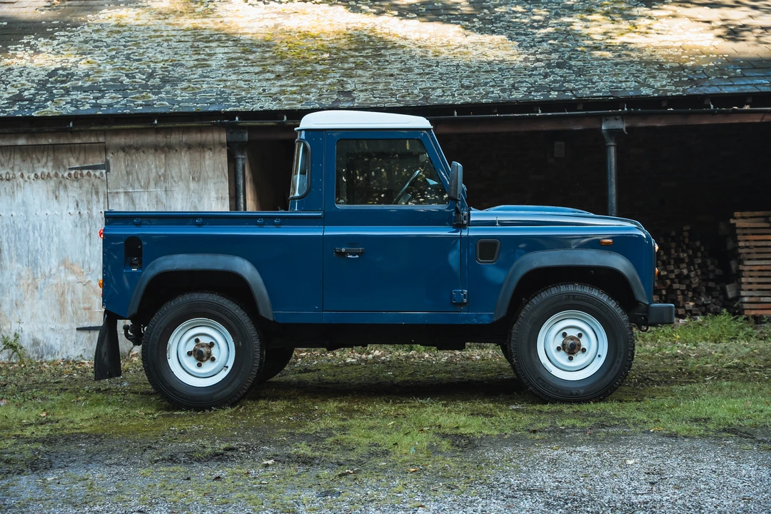 2012 Land Rover Defender 90 - Image 16 of 31