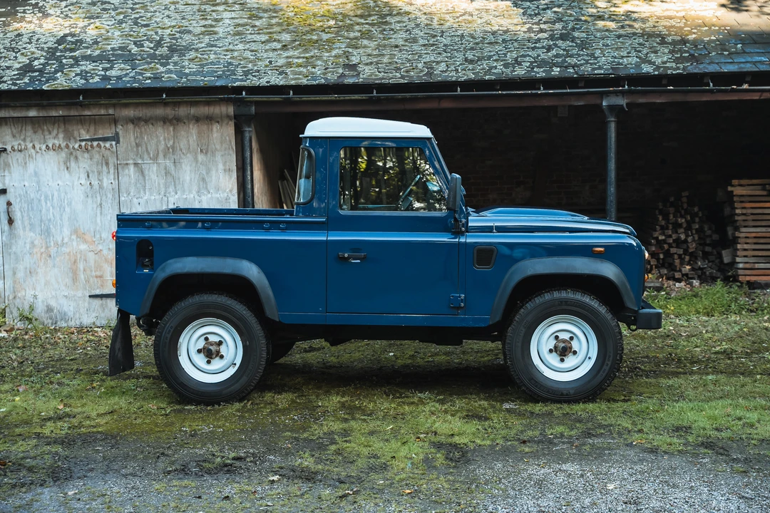 2012 Land Rover Defender 90 - Image 8 of 31