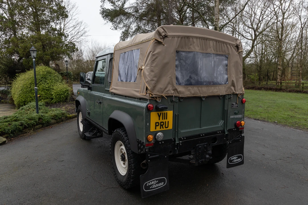 2012 Land Rover Defender 90 - Image 6 of 31