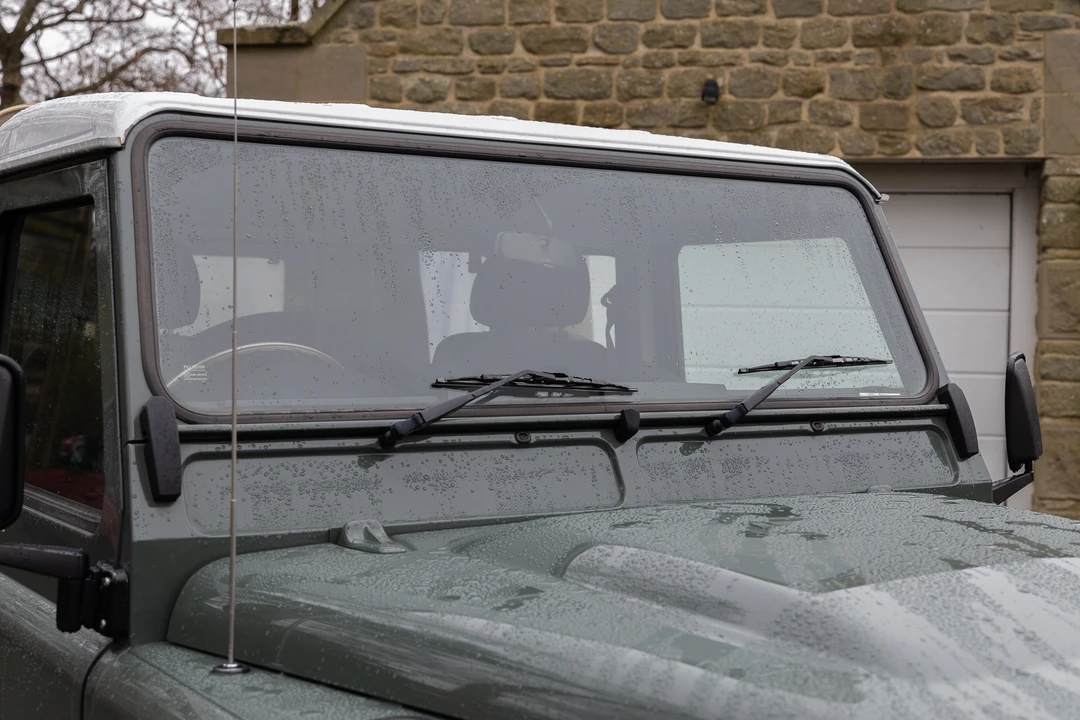 2012 Land Rover Defender 90 - Image 15 of 31
