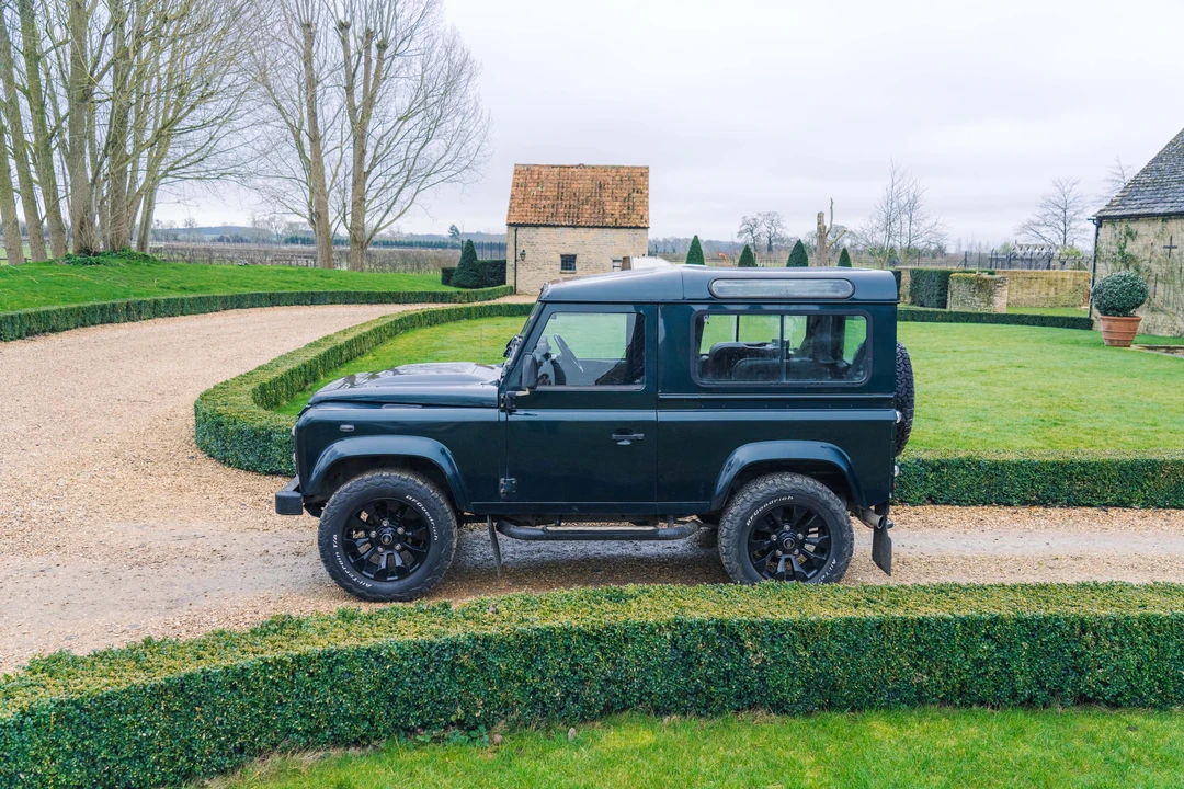 2012 Land Rover Defender 90 - Image 12 of 31