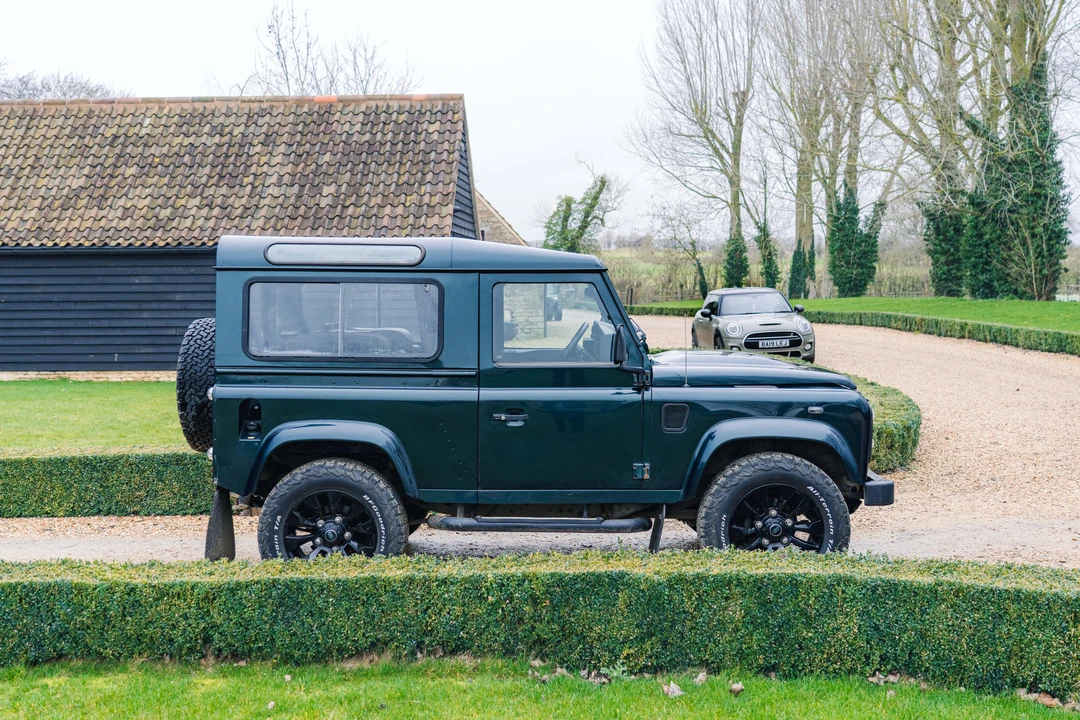 2012 Land Rover Defender 90 - Image 8 of 31