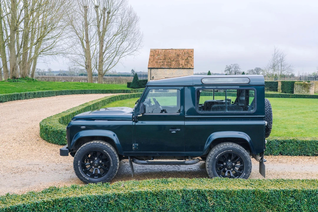 2012 Land Rover Defender 90 - Image 4 of 31