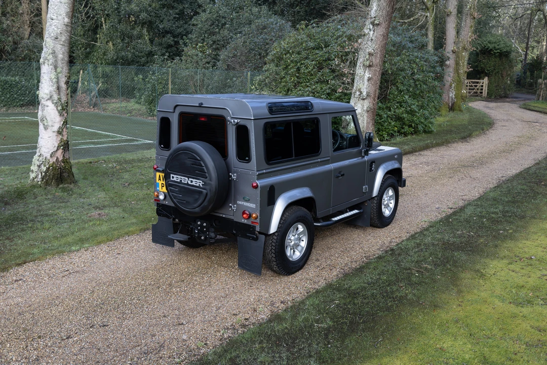 2013 Land Rover Defender 90 - Image 7 of 31