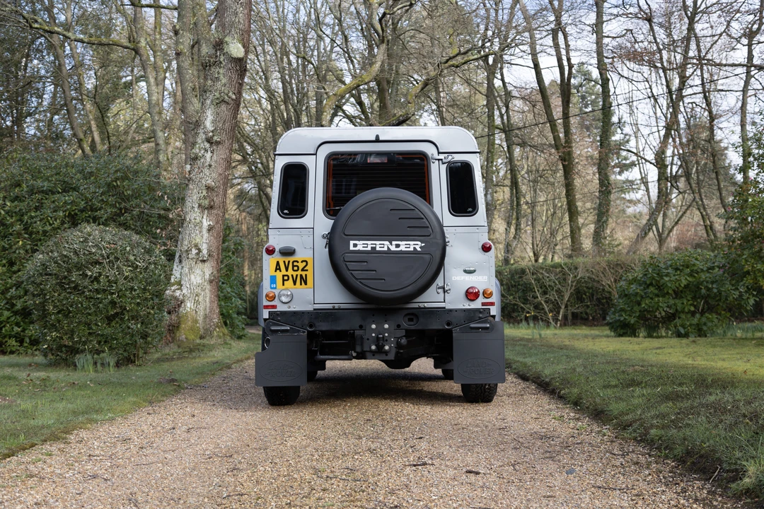 2013 Land Rover Defender 90 - Image 6 of 31