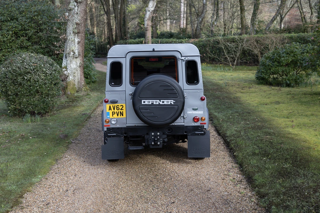 2013 Land Rover Defender 90 - Image 14 of 31