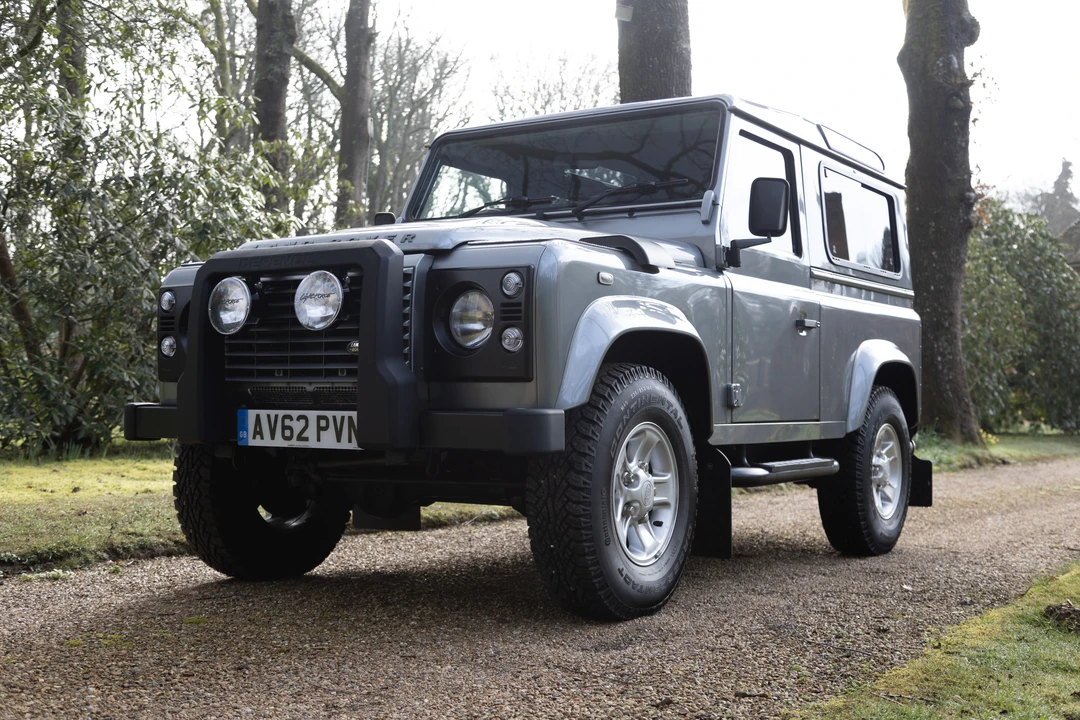 2013 Land Rover Defender 90 - Image 3 of 31