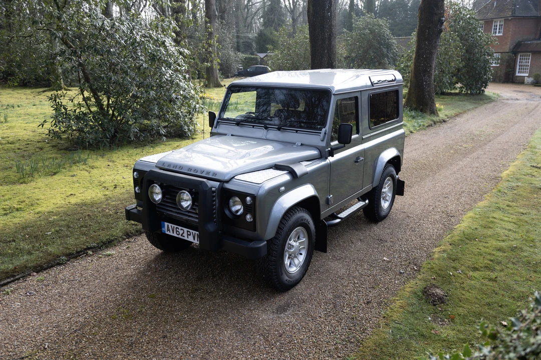 2013 Land Rover Defender 90 - Image 17 of 31
