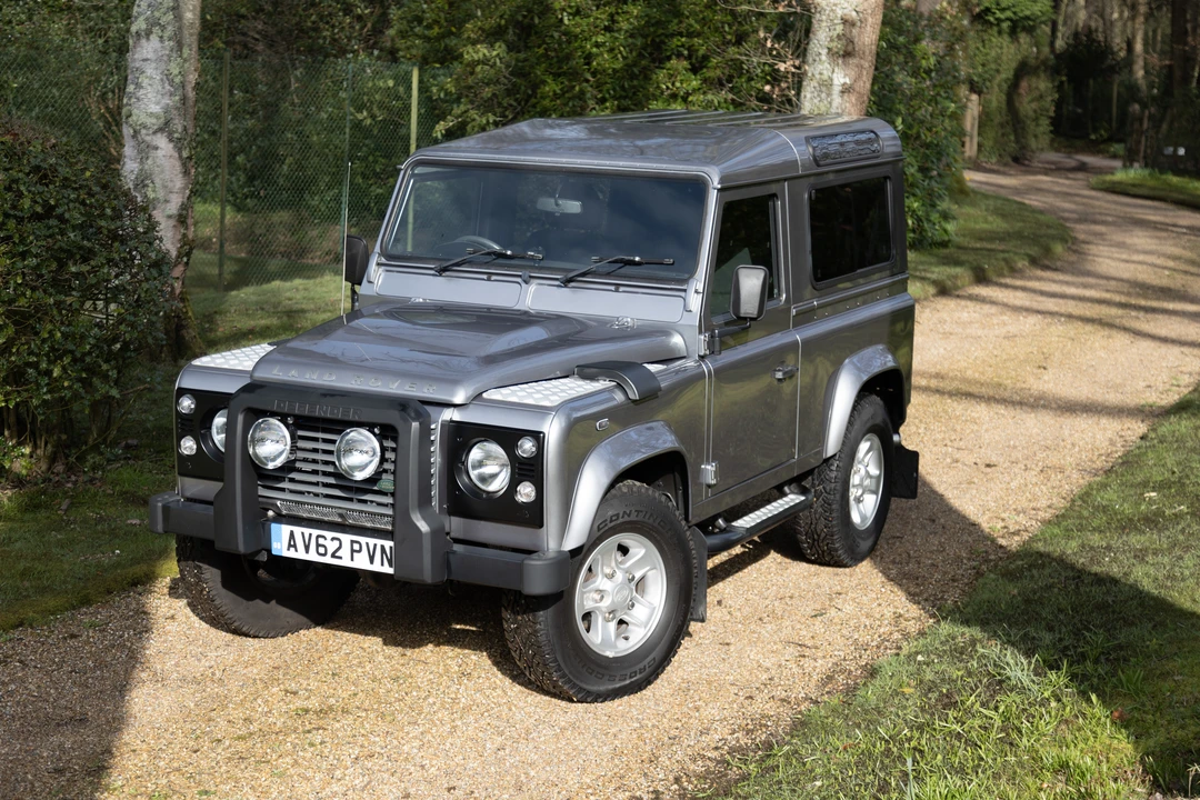 2013 Land Rover Defender 90 - Image 19 of 31