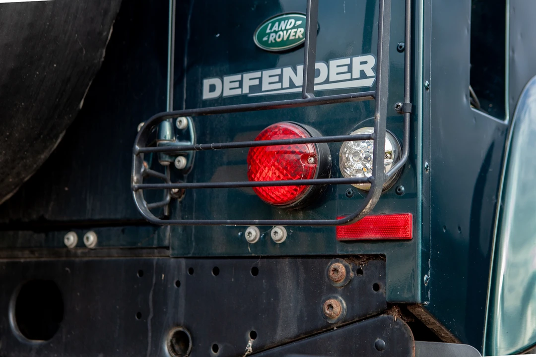 2012 Land Rover Defender 90 - Image 25 of 31