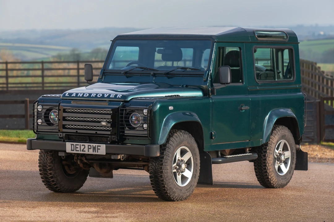 2012 Land Rover Defender 90 - Image 8 of 31