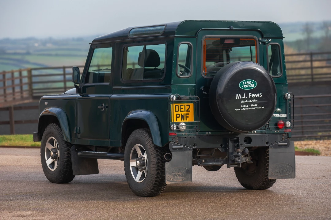 2012 Land Rover Defender 90 - Image 7 of 31