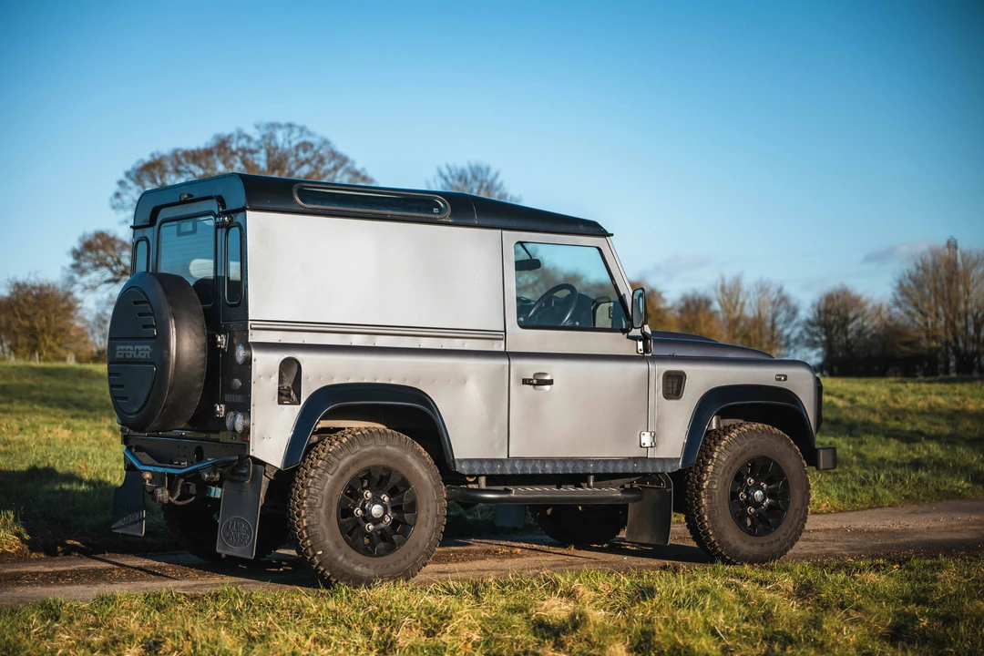 2012 Land Rover Defender 90 - Image 6 of 31