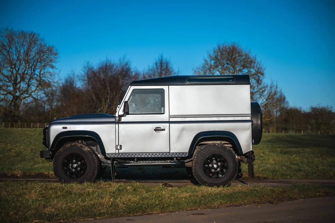 2012 Land Rover Defender 90 - Image 9 of 31