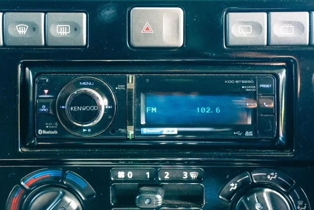 2012 Land Rover Defender 90 - Image 17 of 30