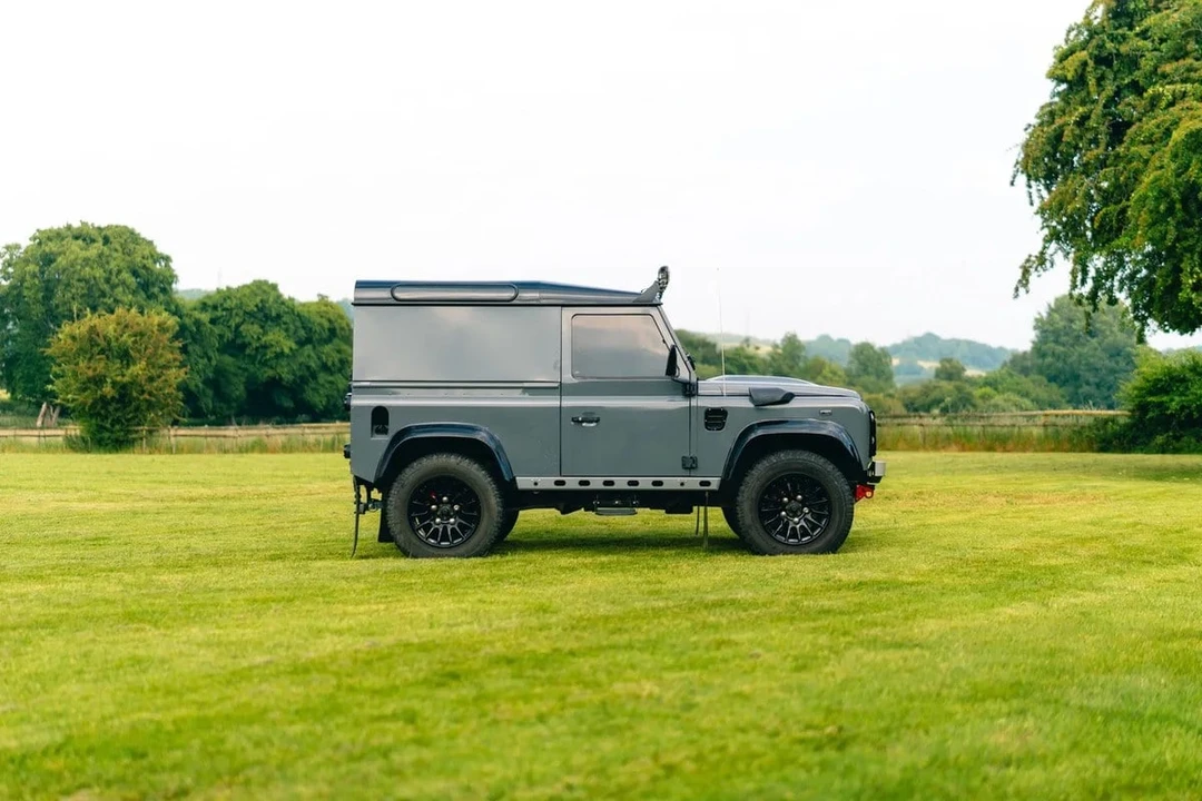 2012 Land Rover Defender 90 - Image 8 of 30