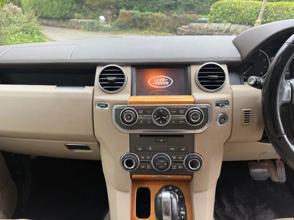 2012 Land Rover Discovery 4th Gen - Image 29 of 30