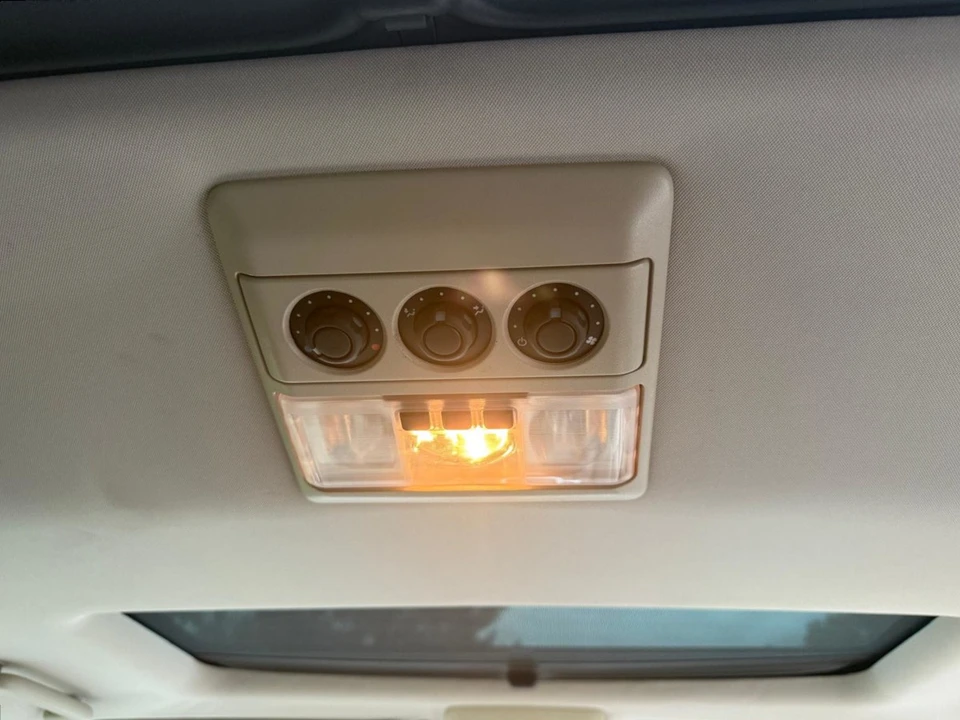 2012 Land Rover Discovery 4th Gen - Image 27 of 30