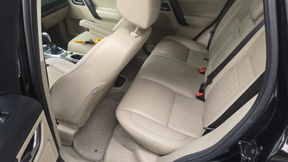 2012 Land Rover Freelander - Image 10 of 16