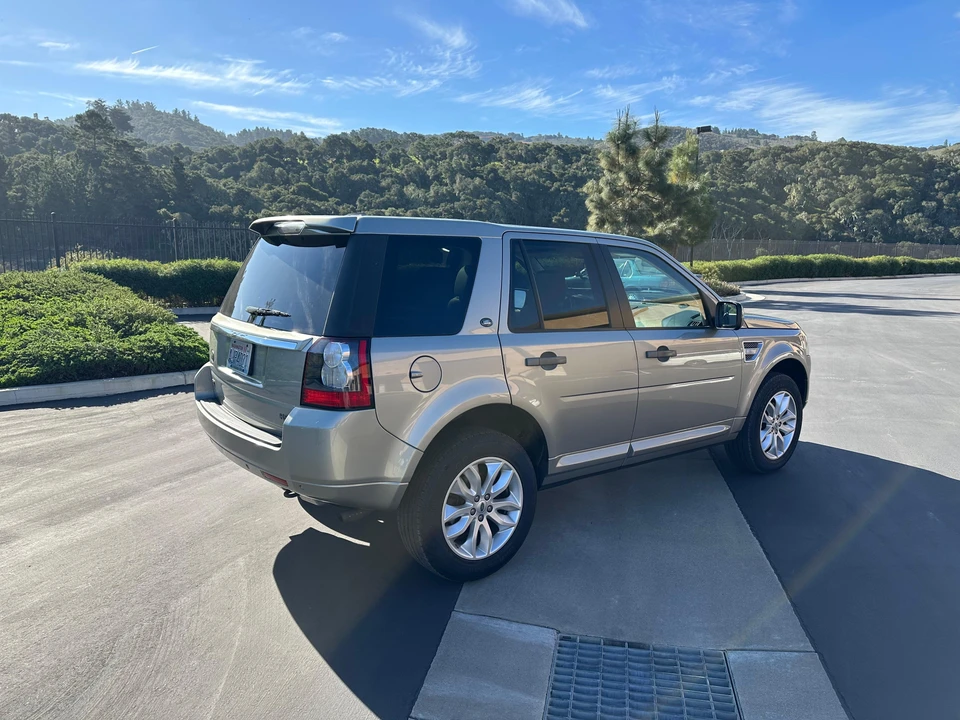 2012 Land Rover Freelander - Image 11 of 31