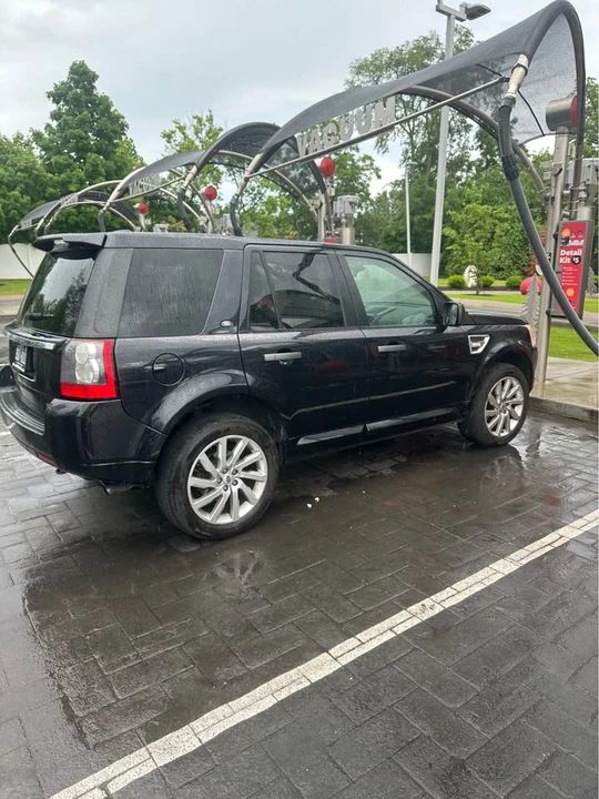 2012 Land Rover Freelander - Image 2 of 10