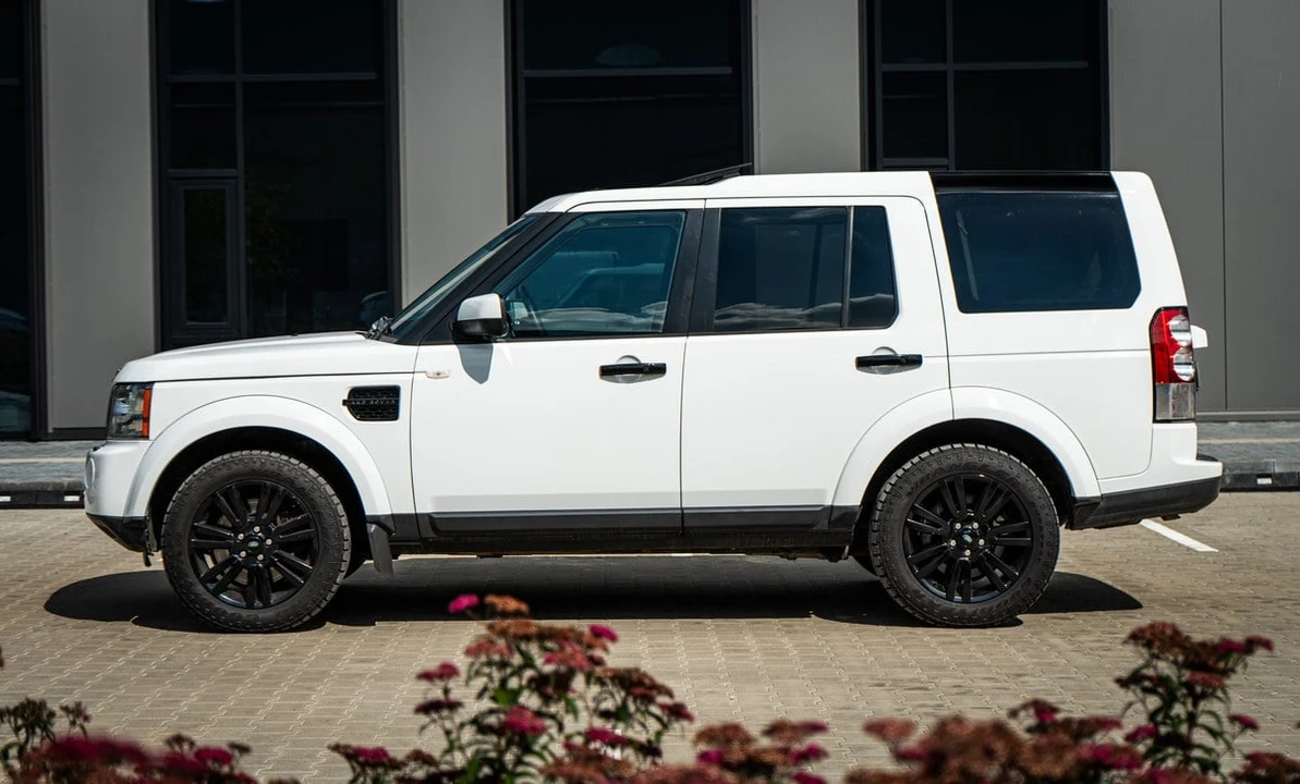 2012 Land Rover Discovery 4th Gen - Image 4 of 30