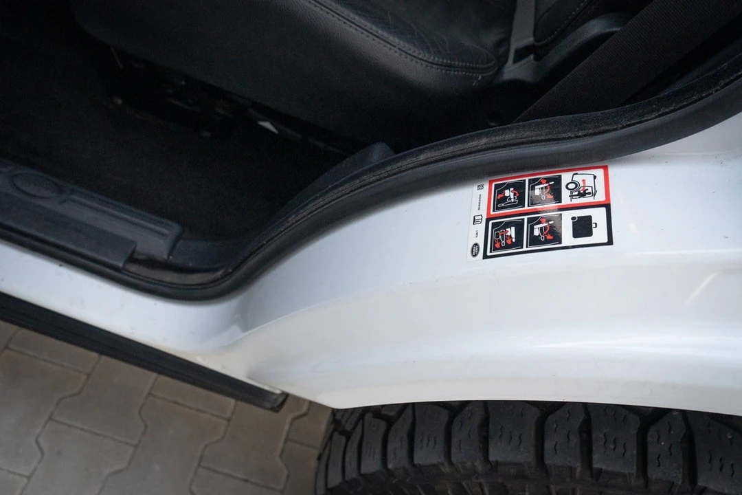 2012 Land Rover Discovery 4th Gen - Image 15 of 30