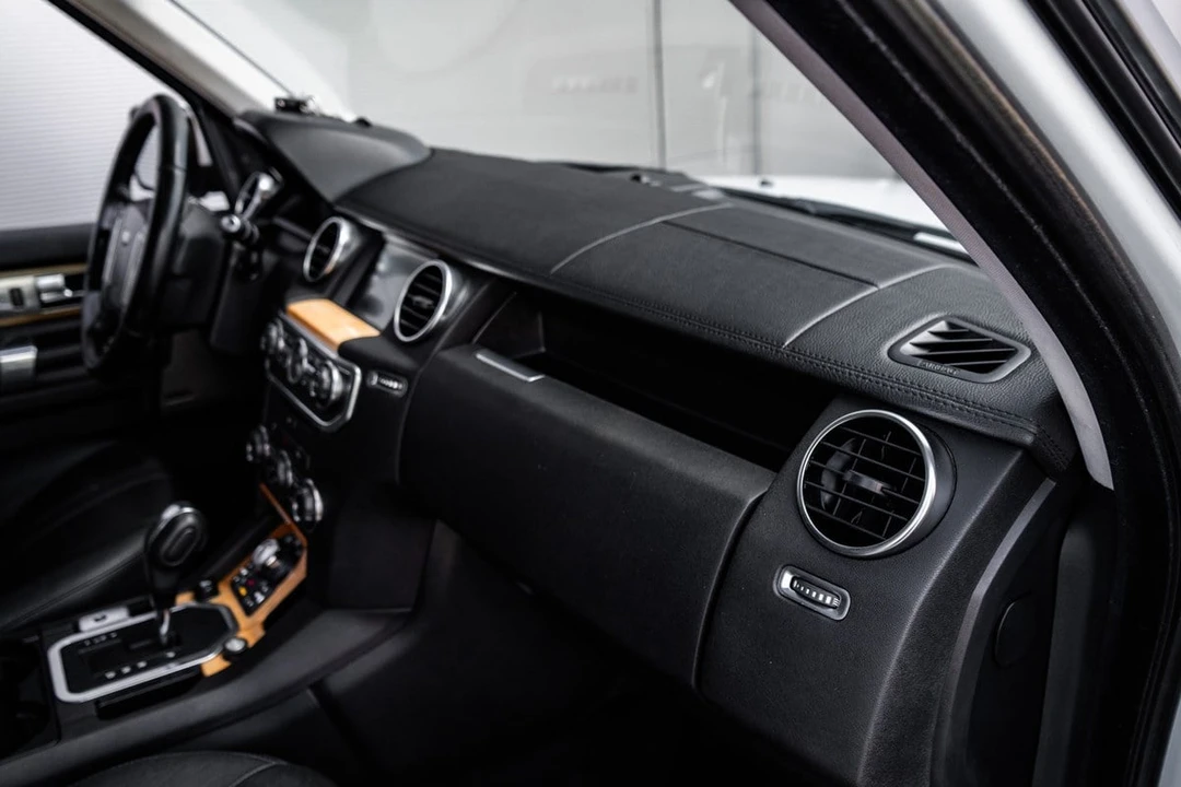 2012 Land Rover Discovery 4th Gen - Image 10 of 30