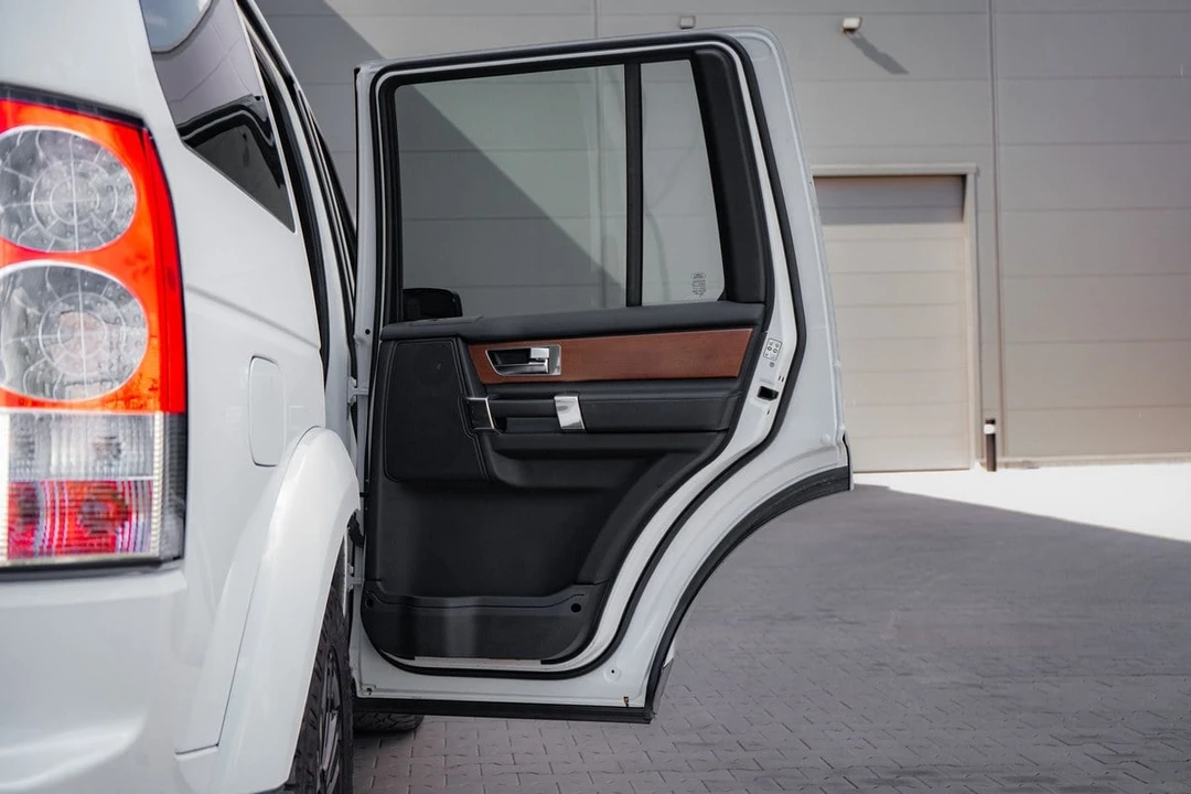 2012 Land Rover Discovery 4th Gen - Image 25 of 30
